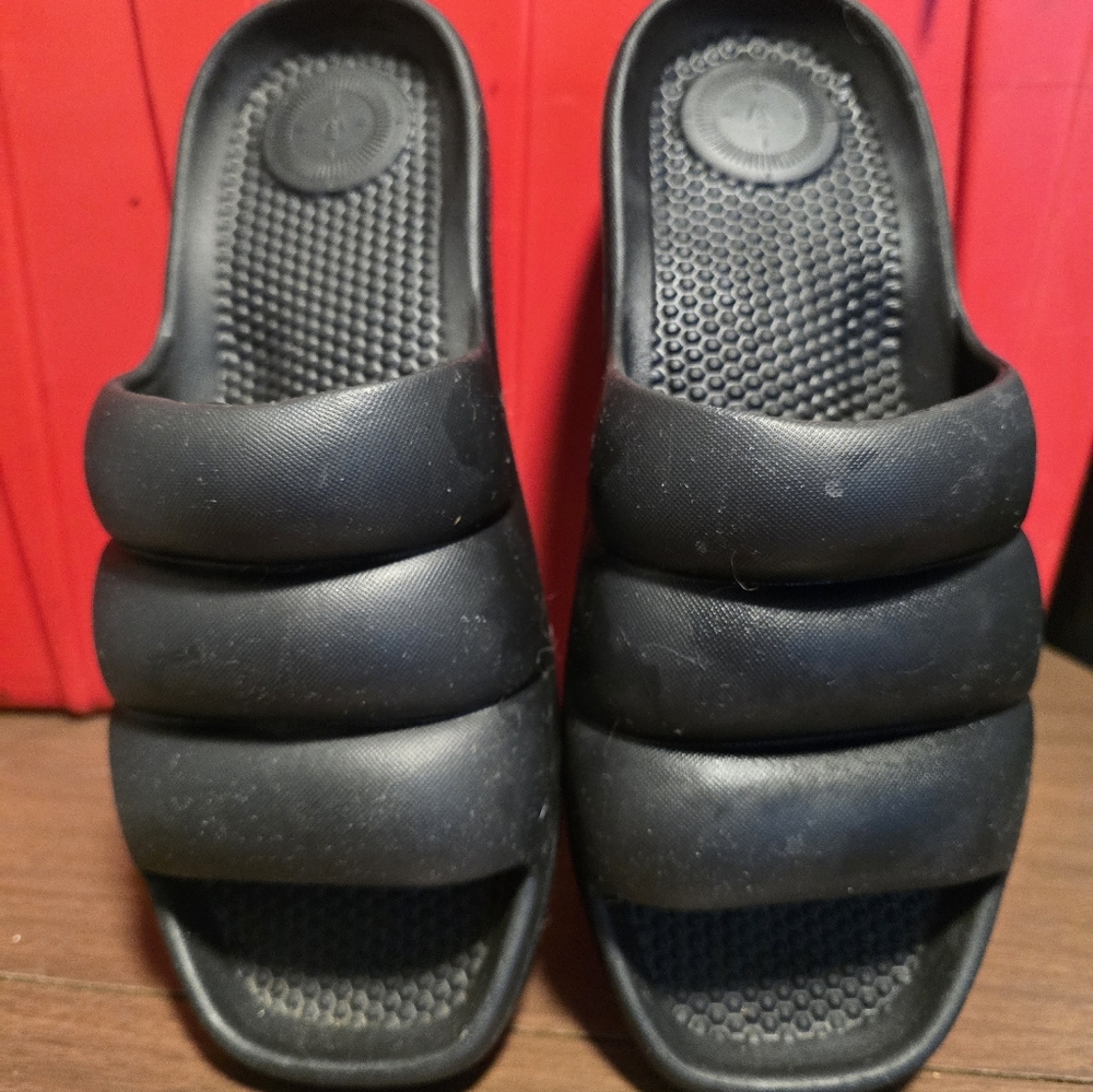 Totes Brand Black Slide Sandals - Unisex M7 L, W9